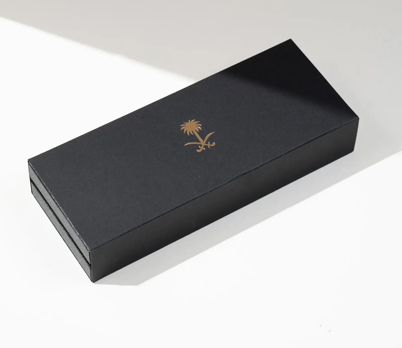Pen Gift Box with Saudi National Emblem – Leather Finish